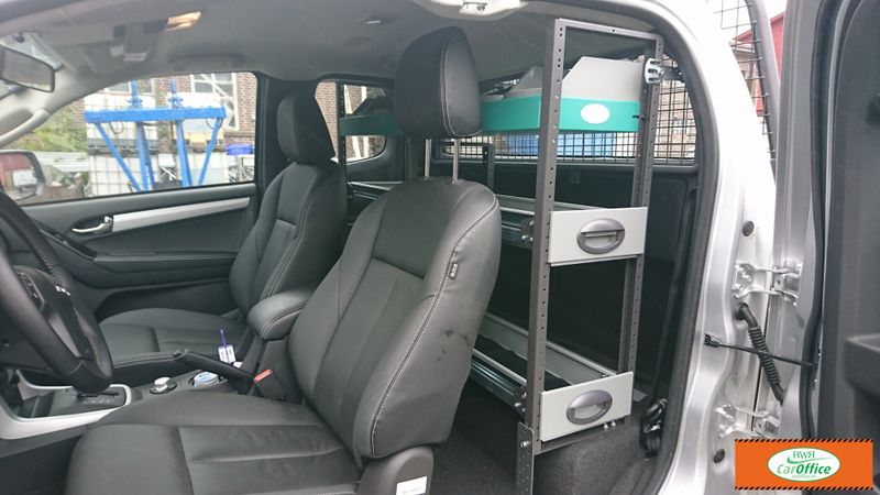 Innredning til pickup - bak førersete Isuzu D MAX